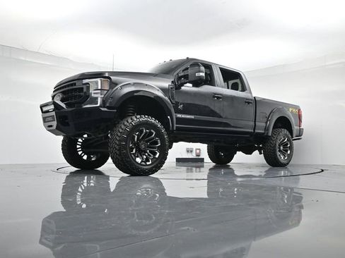 Used 2022 Ford F250 Lariat w/ Black Appearance Package image 35