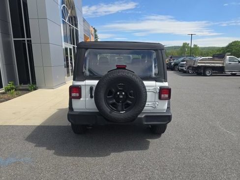 Certified 2025 Jeep Wrangler Sport AWD/4WD image 5