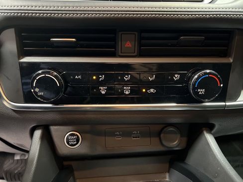 Used 2023 Nissan Rogue S image 33