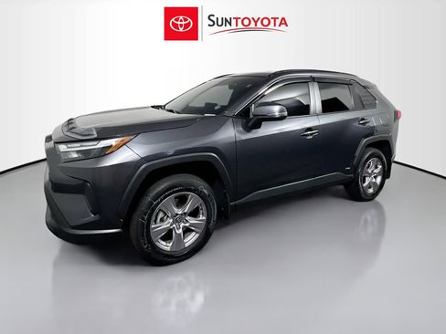 Used 2024 Toyota RAV4 XLE AWD/4WD image 9