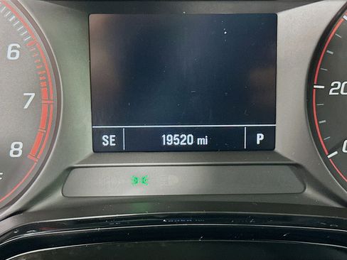 Used 2024 Chevrolet Trax RS w/ Sunroof Package image 18