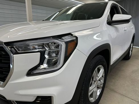 Used 2023 GMC Terrain SLE w/ Driver Convenience Package image 33