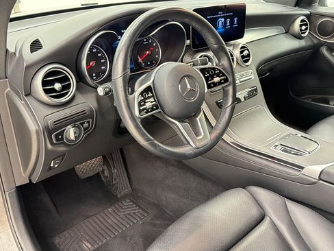 Used 2020 Mercedes-Benz GLC 300 4MATIC image 4