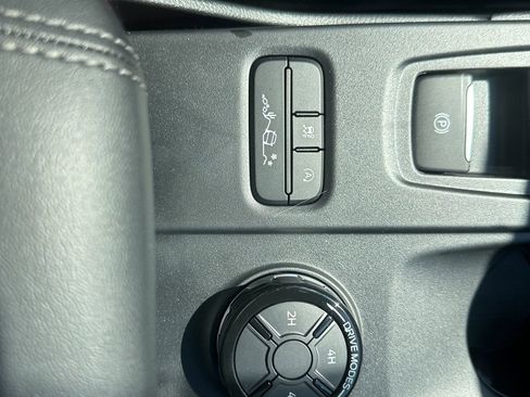 New 2025 Ford Ranger XLT w/ Equipment Group 301A High image 16