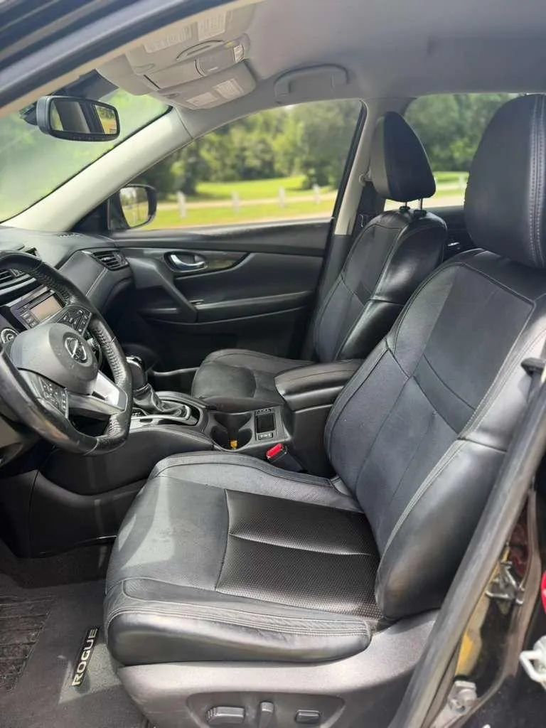 Used 2018 Nissan Rogue SL FWD image 9