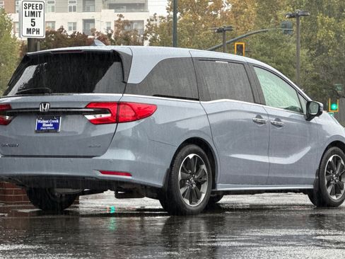 Used 2024 Honda Odyssey Elite image 4