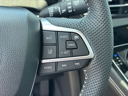 New 2026 Toyota Sienna XSE FWD image 19