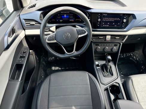 Used 2022 Volkswagen Taos SE FWD image 16