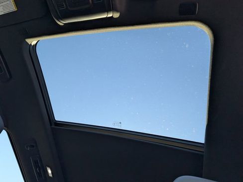 Used 2021 Chevrolet Tahoe Z71 w/ Z71 Signature Package image 16