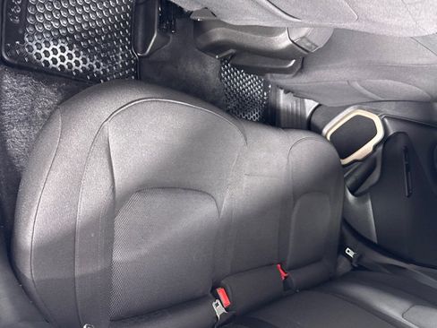 Used 2017 Jeep Renegade Latitude w/ Cold Weather Group image 22