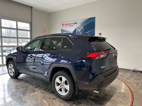 Used 2020 Toyota RAV4 XLE w/ Convenience Package image 4