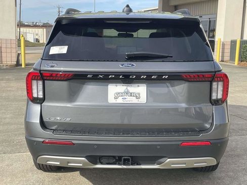 New 2026 Ford Explorer Active w/ Active Comfort Package image 4