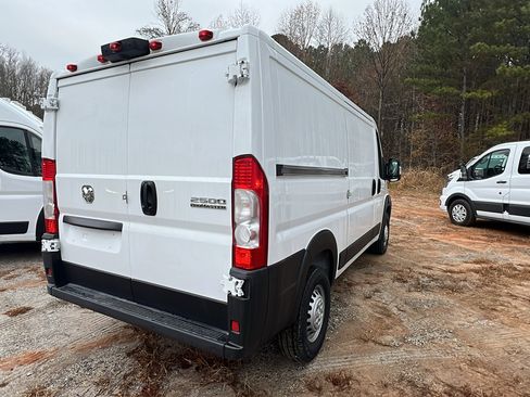 Used 2025 RAM ProMaster 2500 w/ Premium Convenience Group image 8