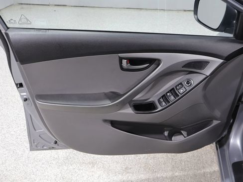 Used 2016 Hyundai Elantra SE FWD image 11