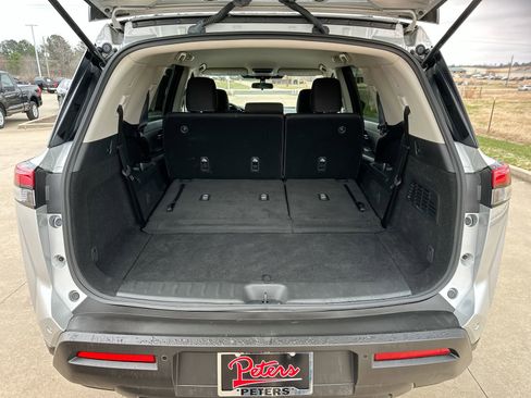 Used 2024 Nissan Pathfinder SV image 23