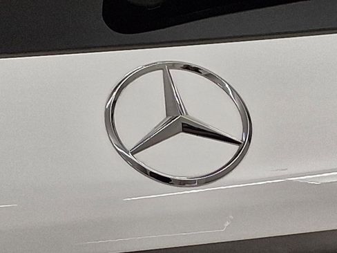 Used 2020 Mercedes-Benz GLC 300 image 21