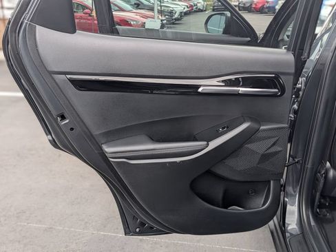 Used 2025 Kia Seltos S FWD image 19