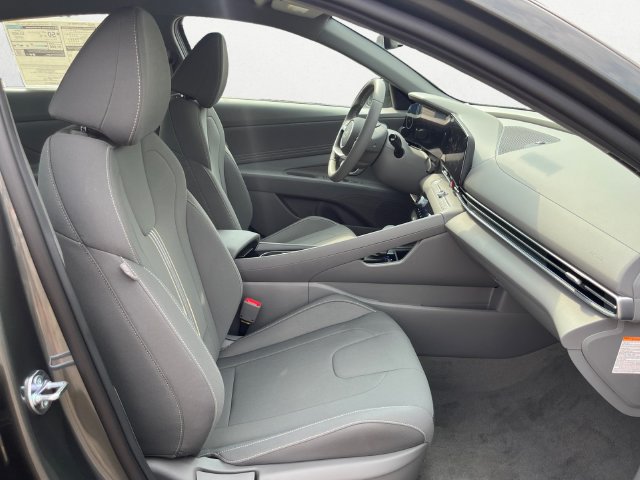 New 2026 Hyundai Elantra SEL FWD image 15
