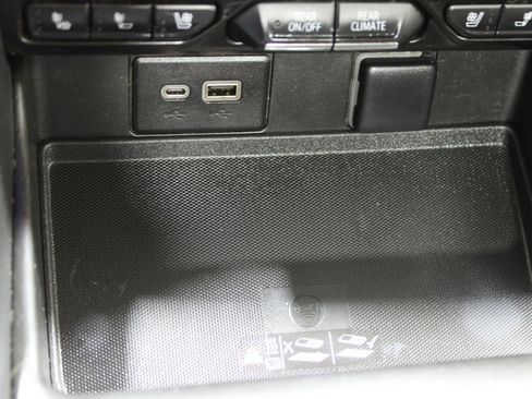 Used 2023 GMC Yukon XL AT4 w/ AT4 Premium Package image 20