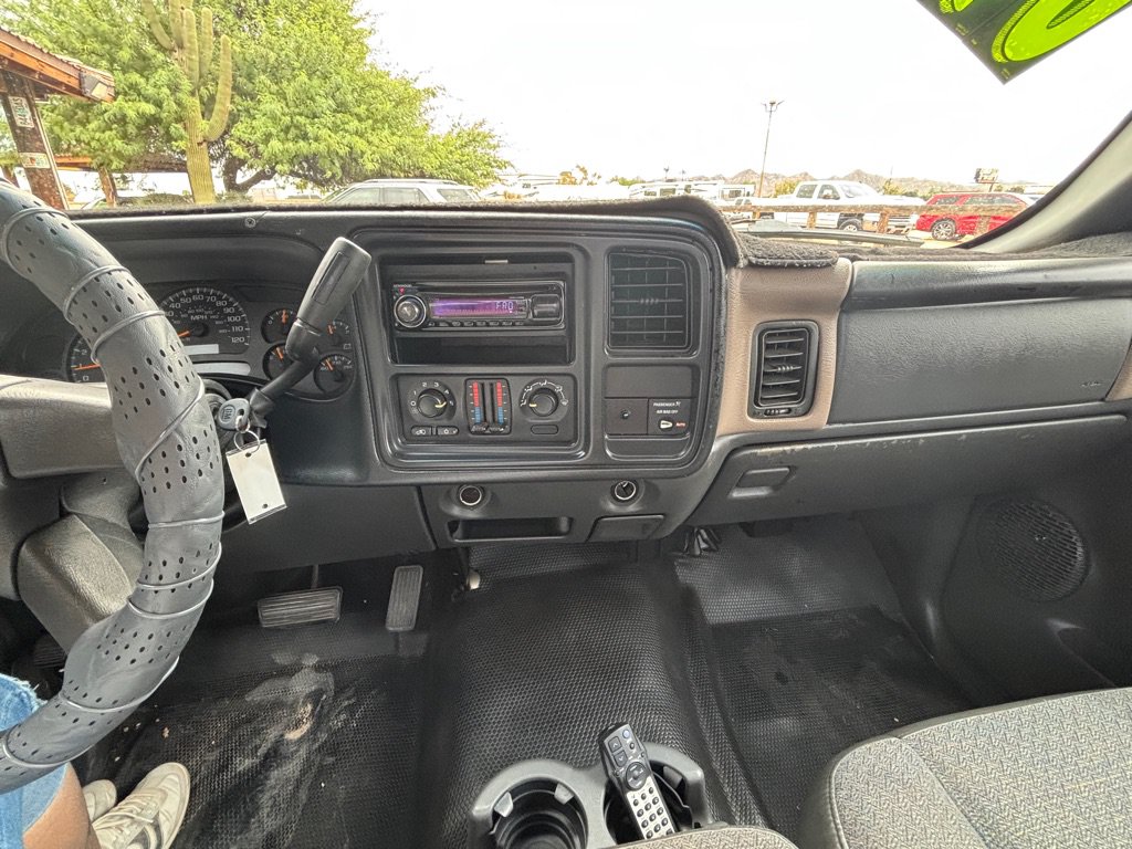 Used 2004 Chevrolet Silverado 1500 W/T RWD image 13