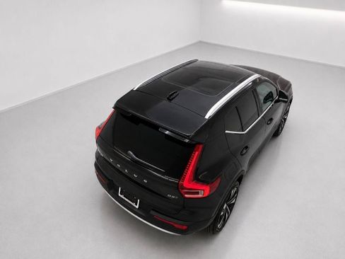 Used 2024 Volvo XC40 B5 Plus w/ Protection Package Premier AWD/4WD image 39
