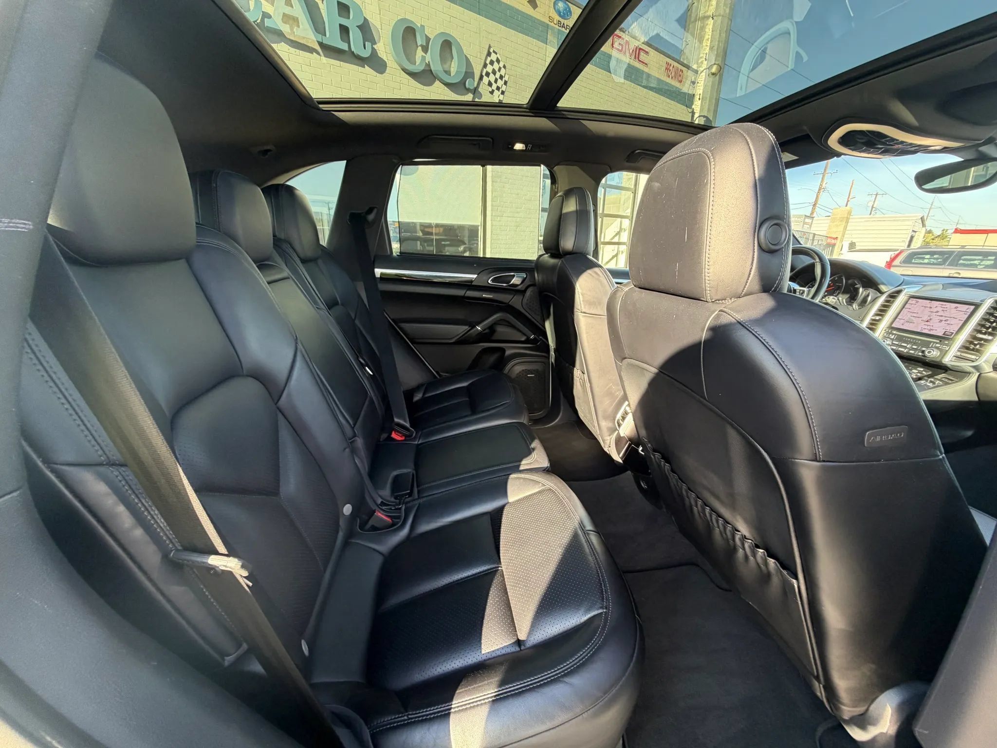 Used 2018 Porsche Cayenne AWD/4WD image 16