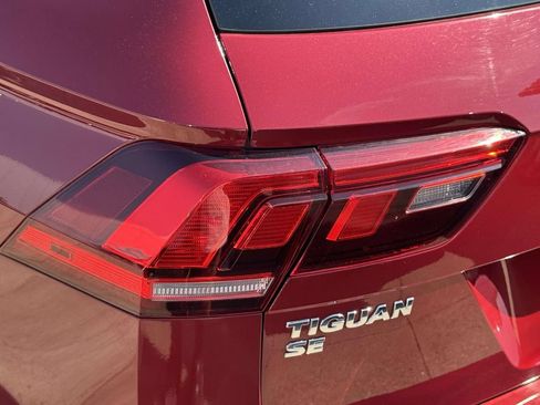 Used 2019 Volkswagen Tiguan SE w/ Panoramic Sunroof Package AWD/4WD image 12