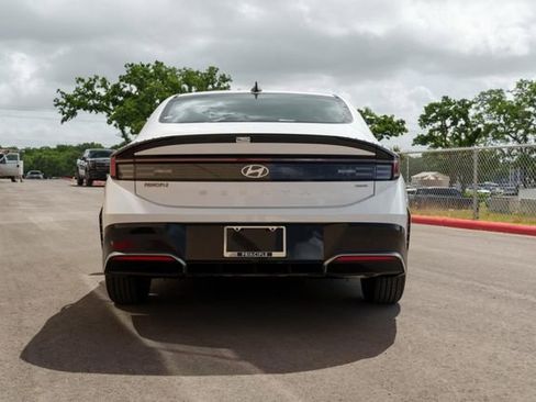 New 2025 Hyundai Sonata SEL image 6