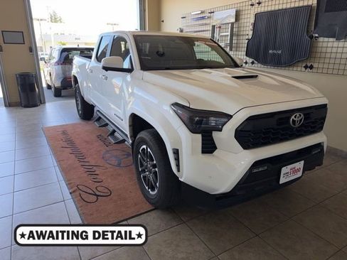 Used 2024 Toyota Tacoma TRD Sport w/ TRD Sport Premium Package AWD/4WD image 1