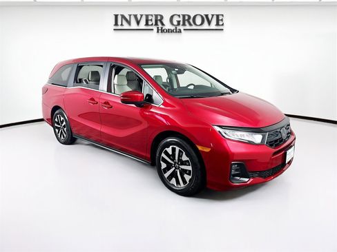 Certified 2026 Honda Odyssey EX-L image 3