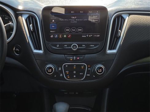Used 2022 Chevrolet Malibu LT image 19