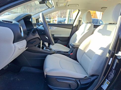 Used 2023 Kia Forte LXS image 14