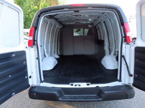 Used 2021 Chevrolet Express 2500 w/ Driver Convenience Package RWD image 19