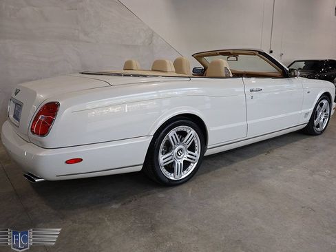 Used 2010 Bentley Azure T RWD image 5