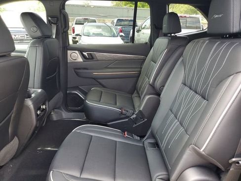 New 2026 Buick Enclave Avenir w/ Super Cruise Package FWD image 11