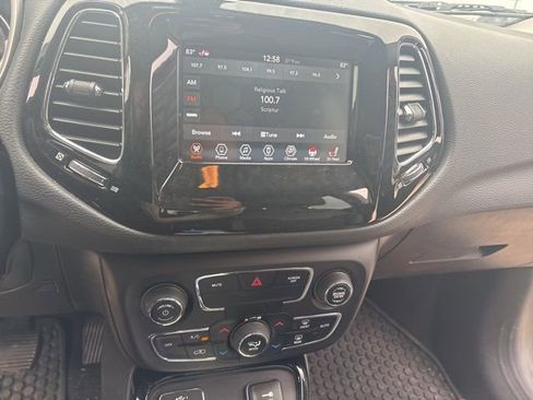 Used 2020 Jeep Compass Latitude image 7