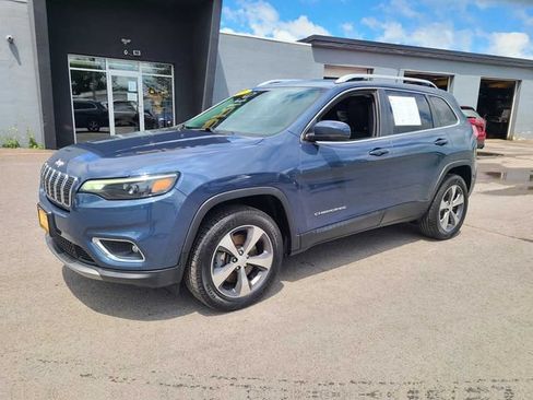 Used 2019 Jeep Cherokee Limited AWD/4WD image 2