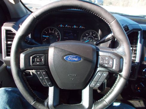 Used 2016 Ford F150 XLT w/ Equipment Group 302A Luxury image 12