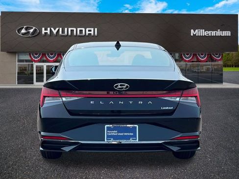Certified 2023 Hyundai Elantra Limited w/ Preferred Accessory Package FWD image 6