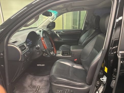 Used 2011 Lexus GX 460 Premium image 2