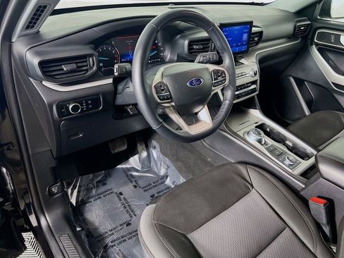 Used 2023 Ford Explorer XLT w/ Class IV Trailer Tow Package image 9