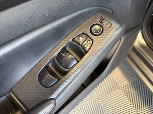 Used 2024 Nissan Altima 2.5 SV FWD image 14