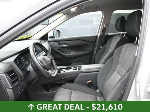 Used 2025 Nissan Rogue SV AWD/4WD image 18