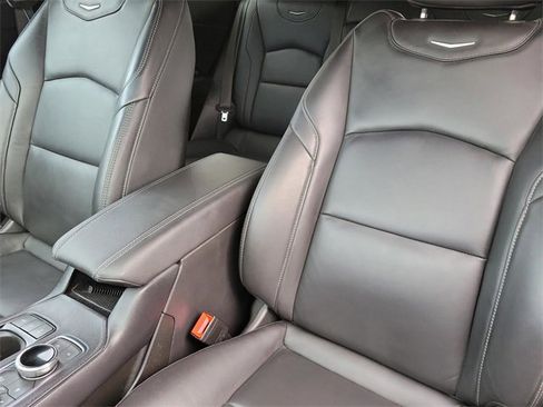 Used 2025 Cadillac XT4 Premium Luxury image 15