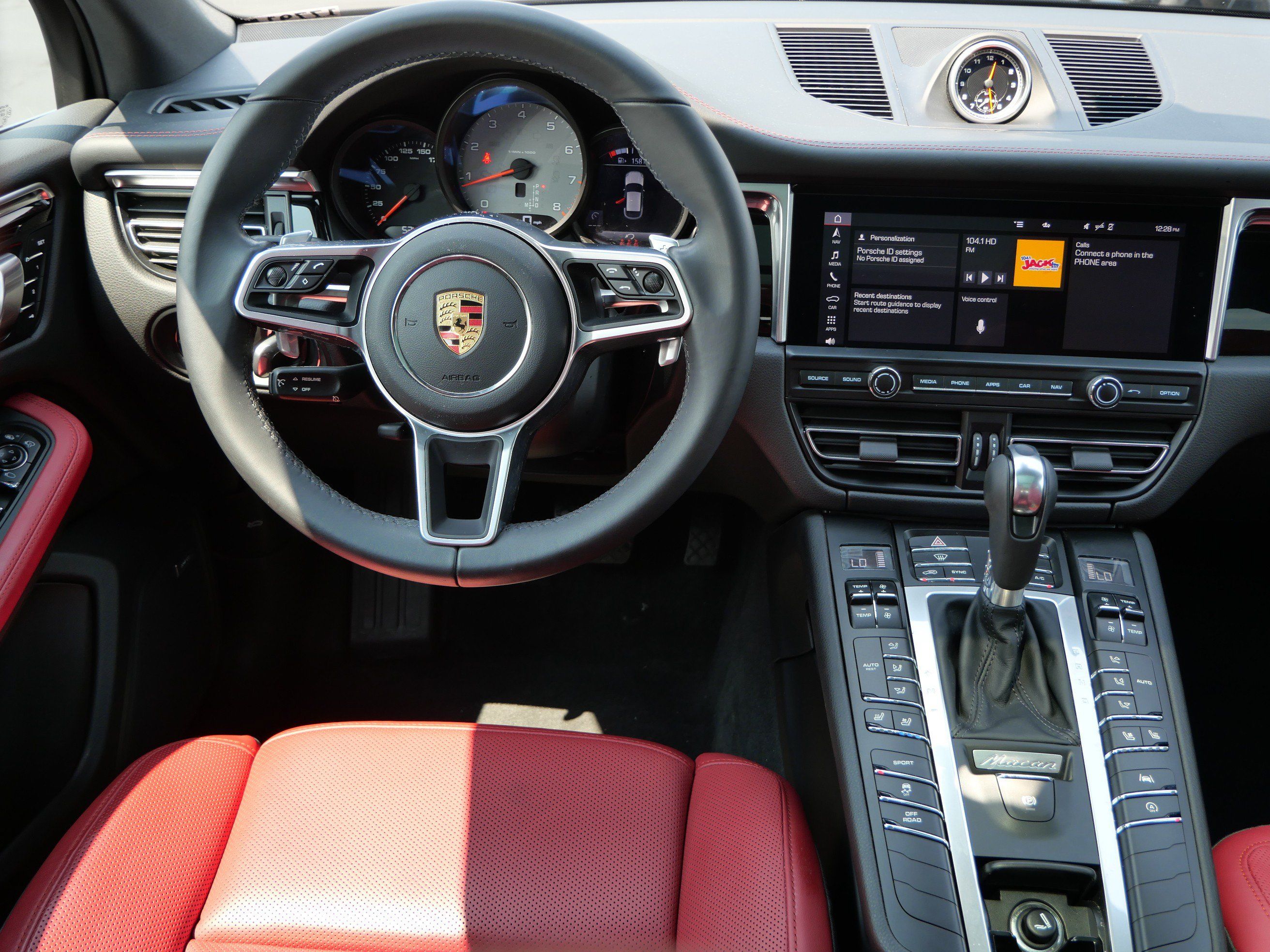 Used 2021 Porsche Macan S AWD/4WD image 18
