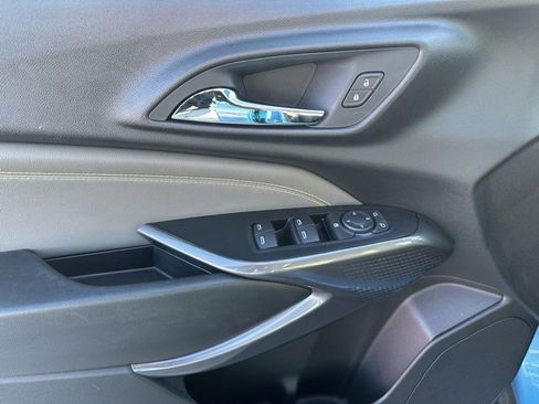 Certified 2025 Chevrolet Trax ACTIV w/ Driver Confidence Package image 3