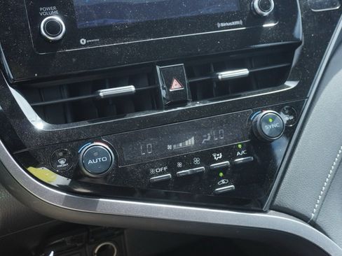 Used 2023 Toyota Camry SE image 16