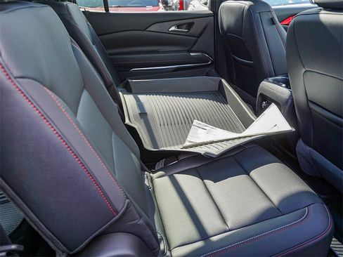 New 2026 Chevrolet Traverse Z71 w/ Enhanced Driving Package image 11