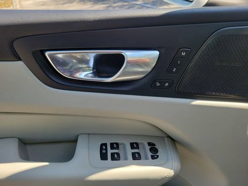 Used 2023 Volvo XC60 T8 Ultimate w/ Climate Package AWD/4WD image 22