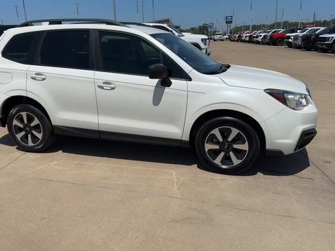 Used 2018 Subaru Forester 2.5i w/ Alloy Wheel Package AWD/4WD image 2